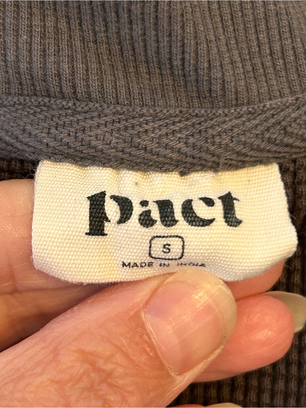 Pact Women's V-Neck Waffle Knit Sweater Charcoal Organic Cotton Small - Picture 3 of 4